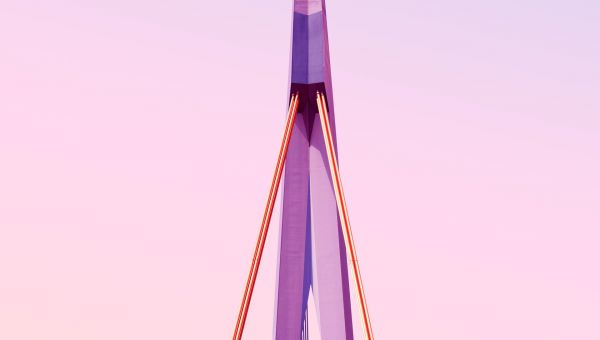 Moderne Brücke vor rosa Himmel